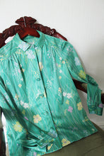 Load image into Gallery viewer, Satin Floral 50&#39;s Shirt
