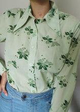 Load image into Gallery viewer, Green Floral 70s Shirt
